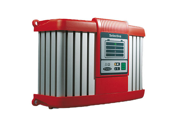 POLNILNIK FRONIUS SELECTIVA 2015 24V/15A 1kW